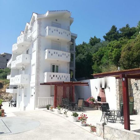 Apartments Malou Baška Voda المظهر الخارجي الصورة