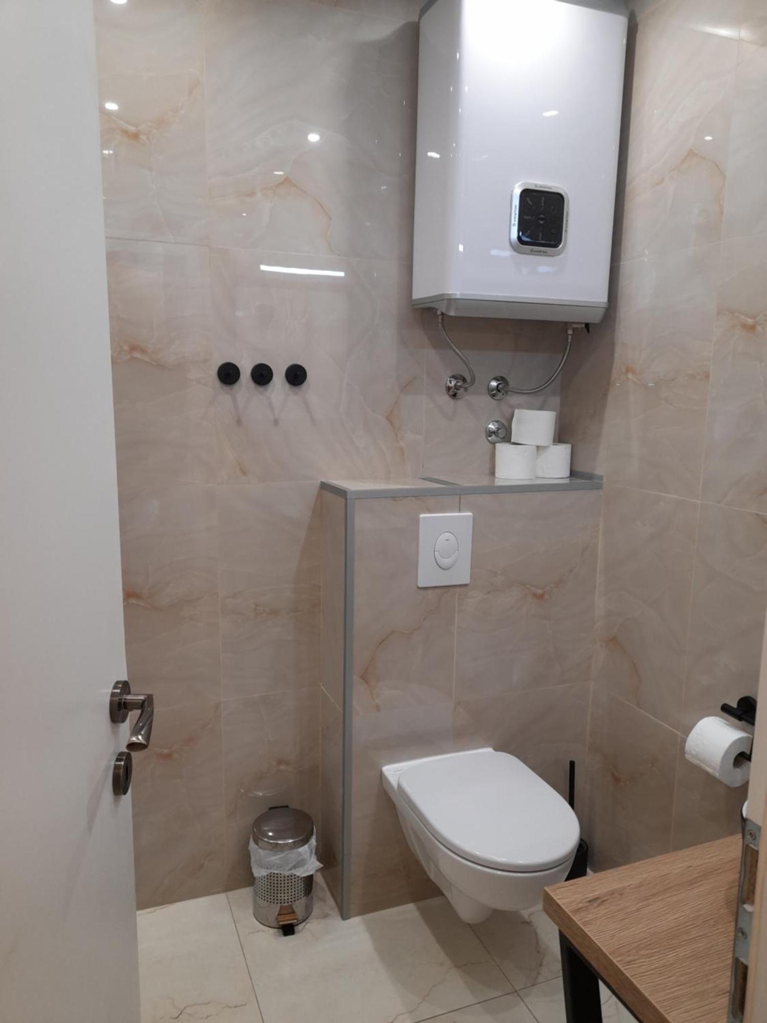 Apartments Malou Baška Voda الغرفة الصورة